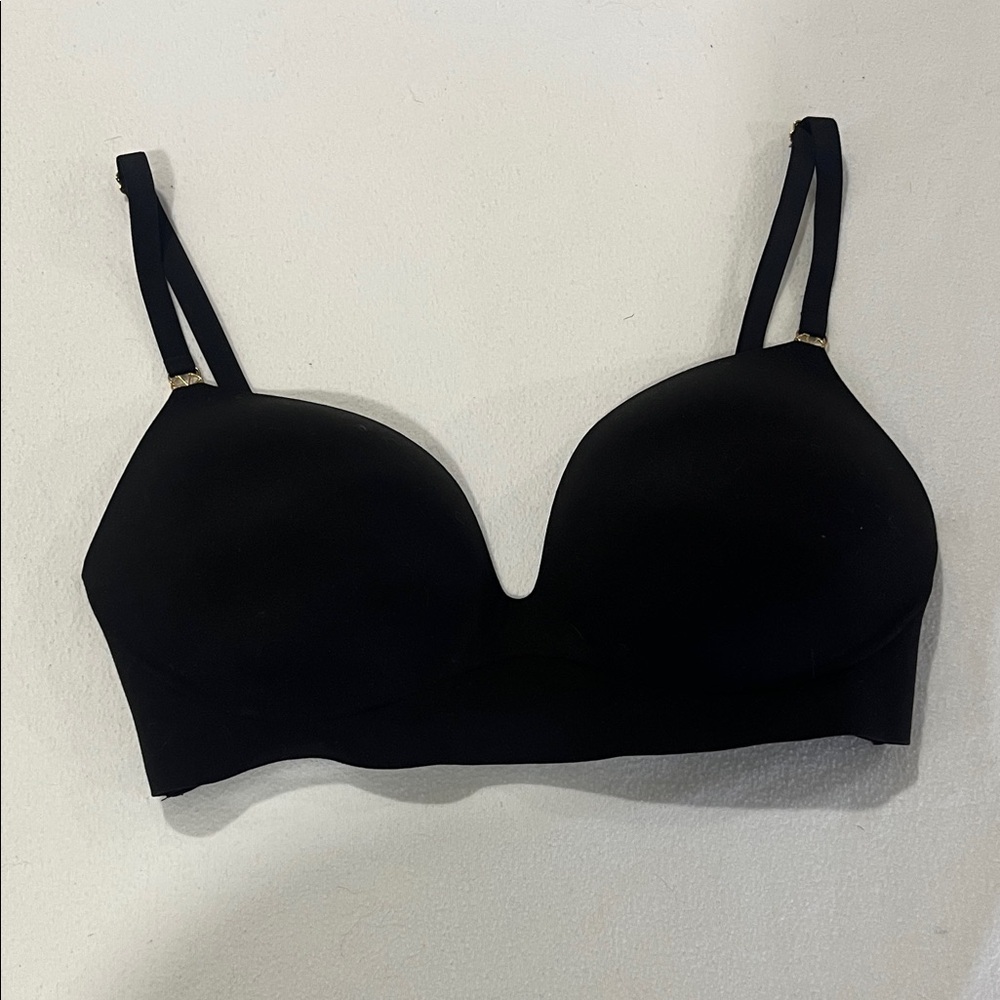 Victoria's Secret Black Wireless Molded Cup Bra